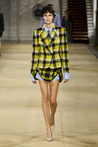 Look 17